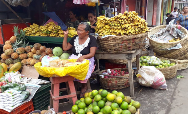 ¡Va a querer marchanta!: Mercado Municipal de Granada abarrotado de compradores