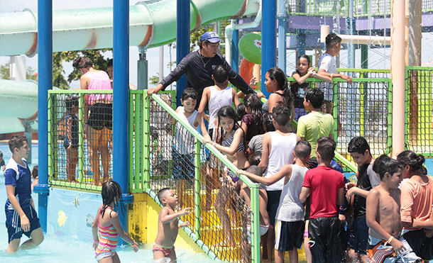 El Parque Acuático que hace feliz a los niños nicaragüenses