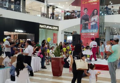 Gran afluencia en centros comerciales de la capital