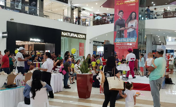 Gran afluencia en centros comerciales de la capital