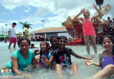 Parque Acuático acoge a las familias capitalinas