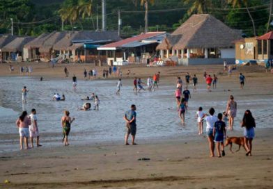 Familias disfrutan de un fin de semana relajado en San Juan del Sur