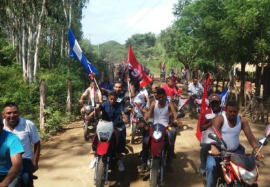 Decenas de familias de Las Marías participan en caravana por justicia y reparación