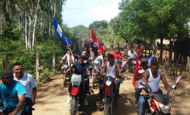 Decenas de familias de Las Marías participan en caravana por justicia y reparación