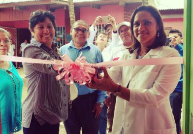 Familias de Nandasmo participan de la Inauguración de las mejoras del centro de Napoleón García