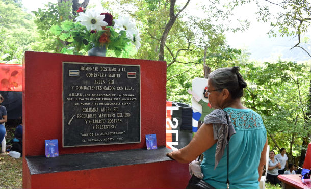 León: Jóvenes rememoran 43 años del paso a la inmortalidad de Arlen Siu, en cerro El Guayabo