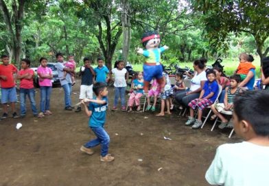 Nindirí: Niñez de “El Cocal” disfruta junto a sus padres del retorno de la paz y seguridad