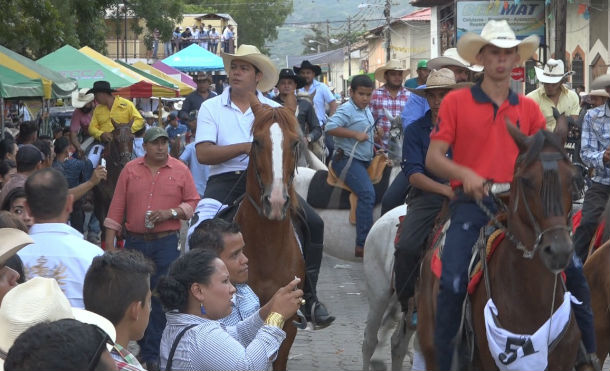 Exitosos desfile hípico en Ocotal en clausura de las fiestas patronales