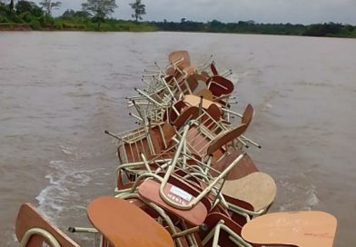 Entregan pupitres a colegios de los territorios indígenas del Río Coco