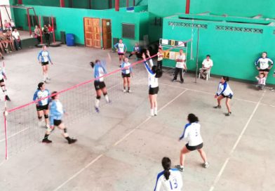 Corinto: Jóvenes participan de jornada deportiva de voleibol