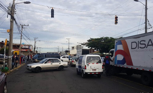 Costa Rica amanece bajo fuerte tensión