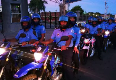 Chinandega despierta con alegre diana, saludando el 39 aniversario de la Policía Nacional