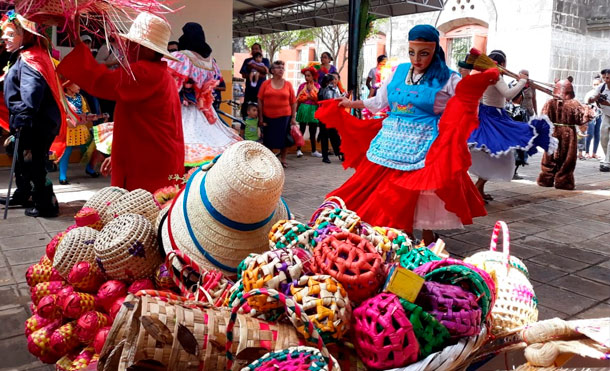  Reinauguran el mercado de artesanías de Masaya