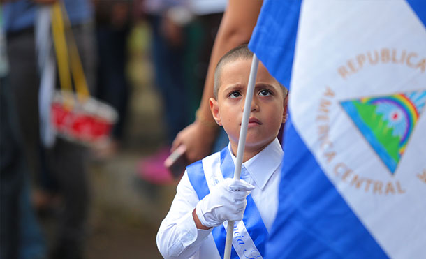 Niños y niñas del CDI San Antonio saludan las festividades patrias