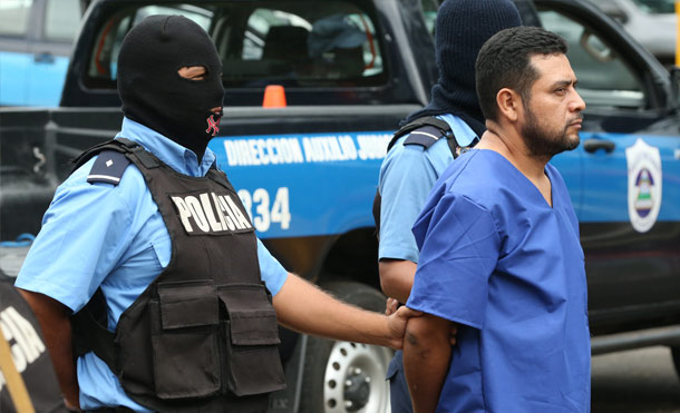 Policía Nacional presenta a dos terroristas que azotaron a la población capitalina