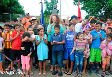 Familias celebran reinauguración del parque René Cisneros