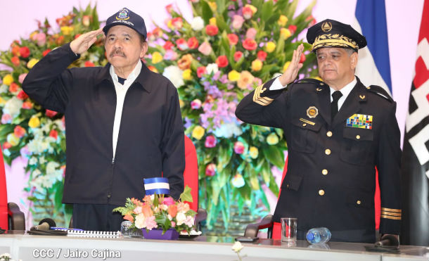 Comandante Daniel y la Compañera Rosario presiden acto del 39 Aniversario de conmemoración de la Policía Nacional