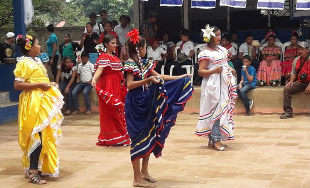 Estudiantes de San Rafael del Sur celebran Septiembre Victorioso con alegre festival folklórico