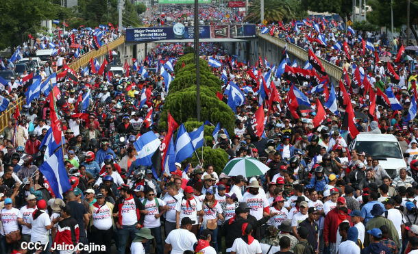 Nicaragüenses marchan por Paz, Justicia y Vida ¡Muerte al Somocismo!