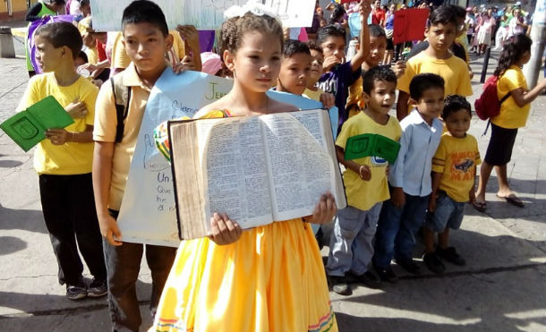 Municipios de Nicaragua celebran el Día de la Biblia