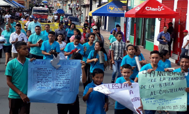 Pueblo evangélico celebra el 449 aniversario de la traducción de la biblia