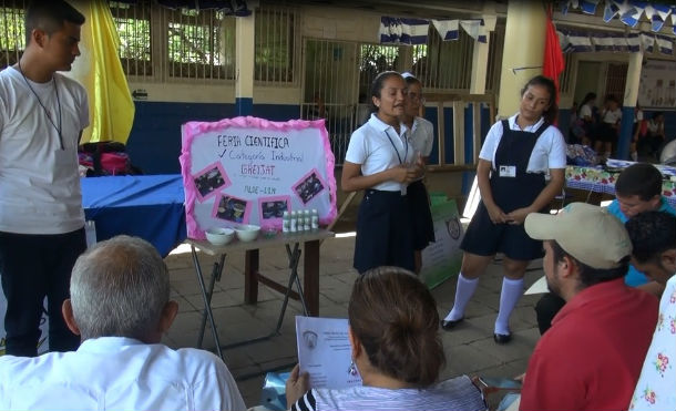 Estudiantes exhiben talento y creatividad en la décima sexta feria científica en el municipio de San Rafael del Sur