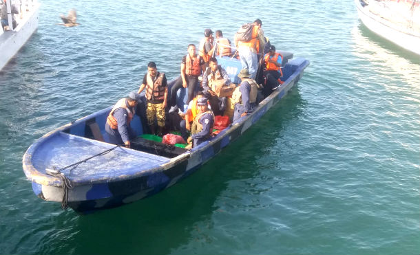 Fuerza Naval Nicaragüense rescata al velero Miss Emily en el Caribe norte con 25 personas a bordo