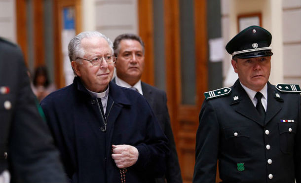 El papa destituye al sacerdote chileno Karadima, acusado de abusos sexuales