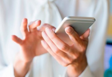 Usó el celular una semana sin parar y terminó con los dedos paralizados