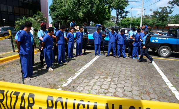 Capturan a sujetos dedicados a robos con intimidación en la capital