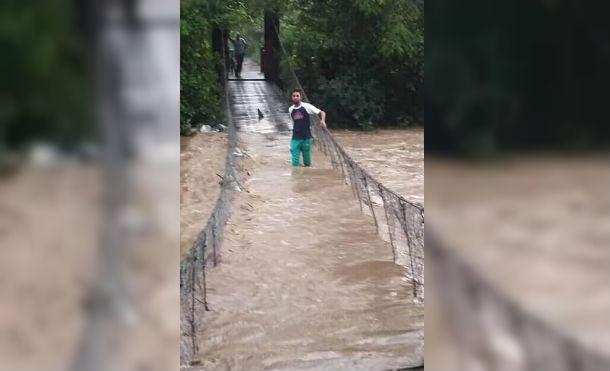 Reportan crecidas de ríos en todo el país