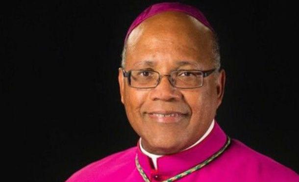 Papa Francisco destituye a obispo de Memphis
