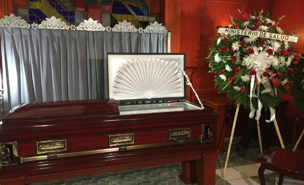 Familiares y amigos participan en honras fúnebres de don Porfirio García, presidente de la UNAM