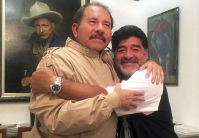 Comandante Daniel y Compañera Rosario envían saludo a Diego Armando Maradona en su cumpleaños