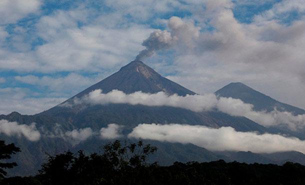 Guatemala: El Volcán de Fuego entra en erupción