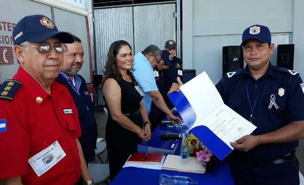 Bomberos Aeronáuticos de Nicaragua reciben importante certificación internacional