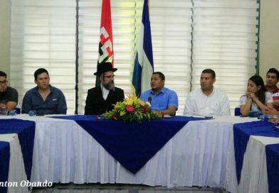 Juventud Sandinista sostiene encuentro con el Rabino Yechiel Zayde