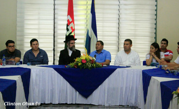 Juventud Sandinista sostiene encuentro con el Rabino Yechiel Zayde