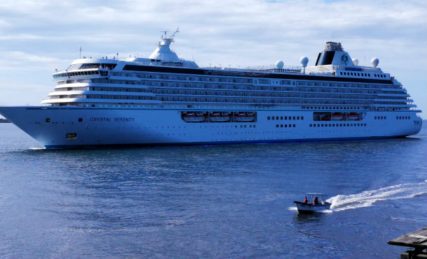 Crucero Crystal Serenity arriba a Puerto Corinto