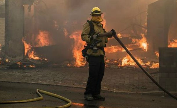 Así apaga fuegos la primera potencia mundial: el 70% de los bomberos en EE.UU. son voluntarios