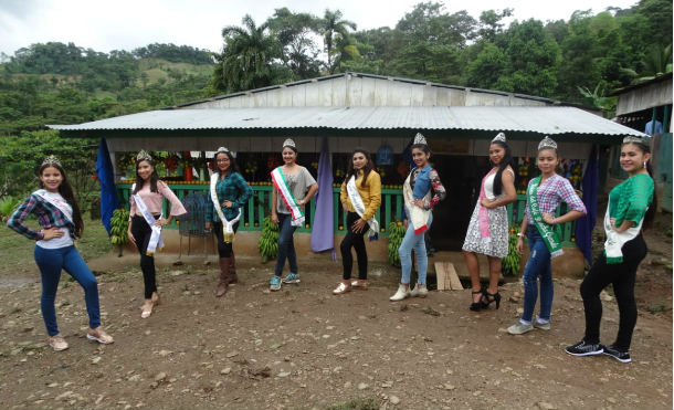 Reinas de Matagalpa visitan finca agroturística "La Chiripa"