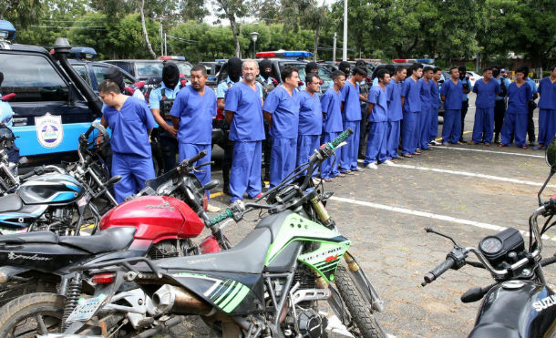 Policía Nacional presenta a delincuentes capturados en Managua