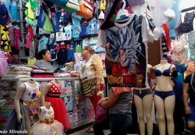 Comerciantes del Oriental abastecidos de productos para la temporada decembrina
