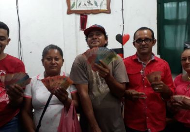 Trabajadores del municipio de Larreynaga reciben su aguinaldo