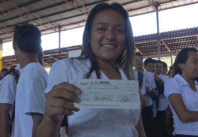 Gobierno entrega bono a más de 3 mil bachilleres en Nueva Segovia
