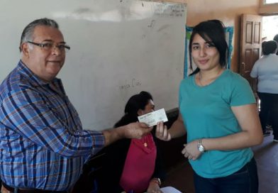 Bachilleres de Estelí reciben su bono complementario