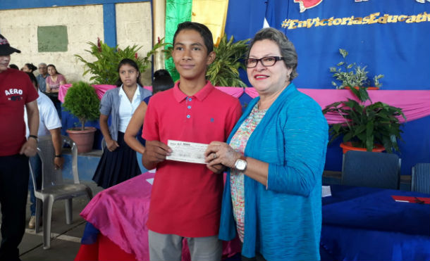 Más de 6,000 bonos complementarios se entregan a bachilleres en Matagalpa