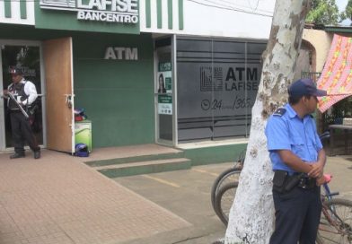 Policía Nacional garantiza seguridad de trabajadores de Nindirí que reciben su aguinaldo