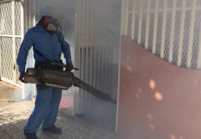 Minsa realiza jornada de fumigación en el barrio Domitila Lugo del distrito IV de Managua