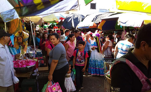Familias nicaragüenses desarrollan sus actividades en paz y tranquilidad el último fin de semana del 2018